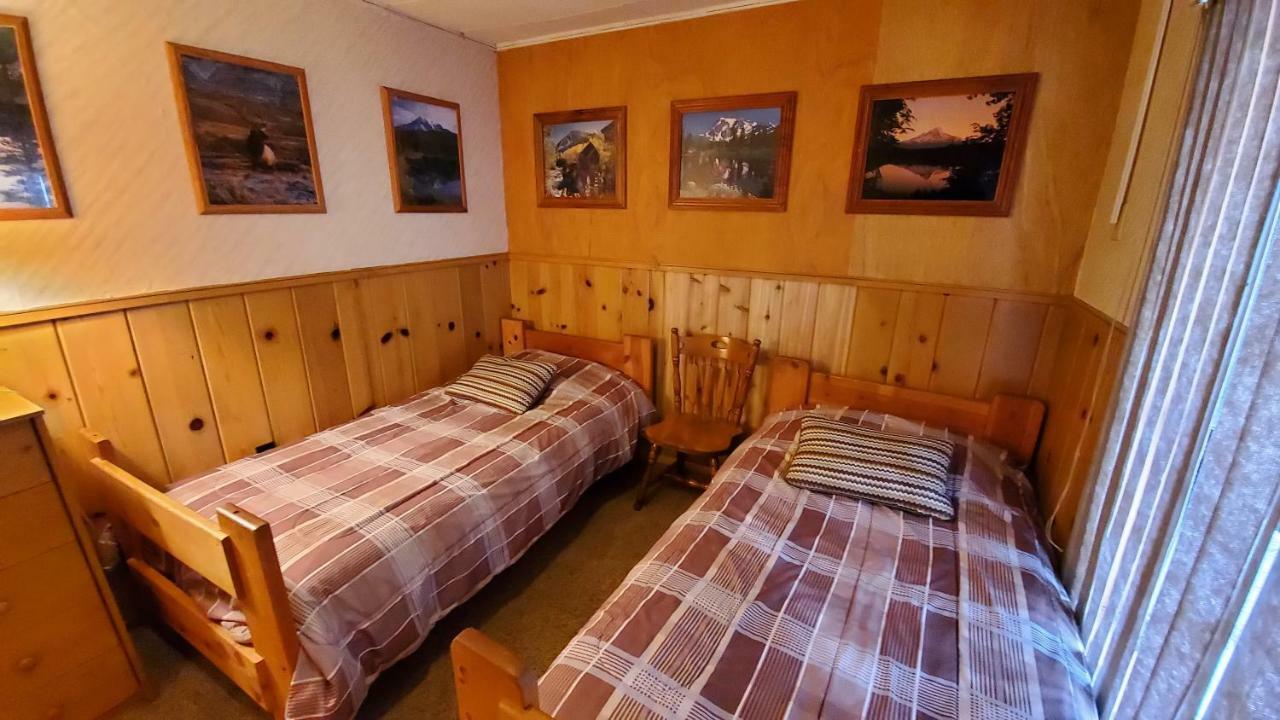 Reverse Creek Lodge Джун-Лейк Номер фото